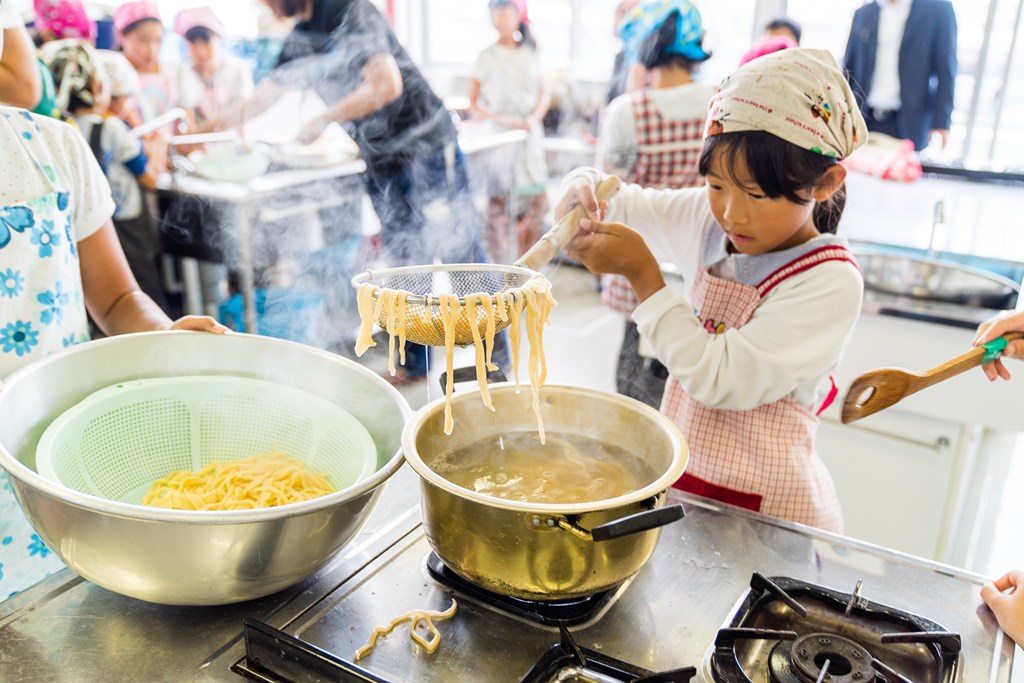茹でている様子