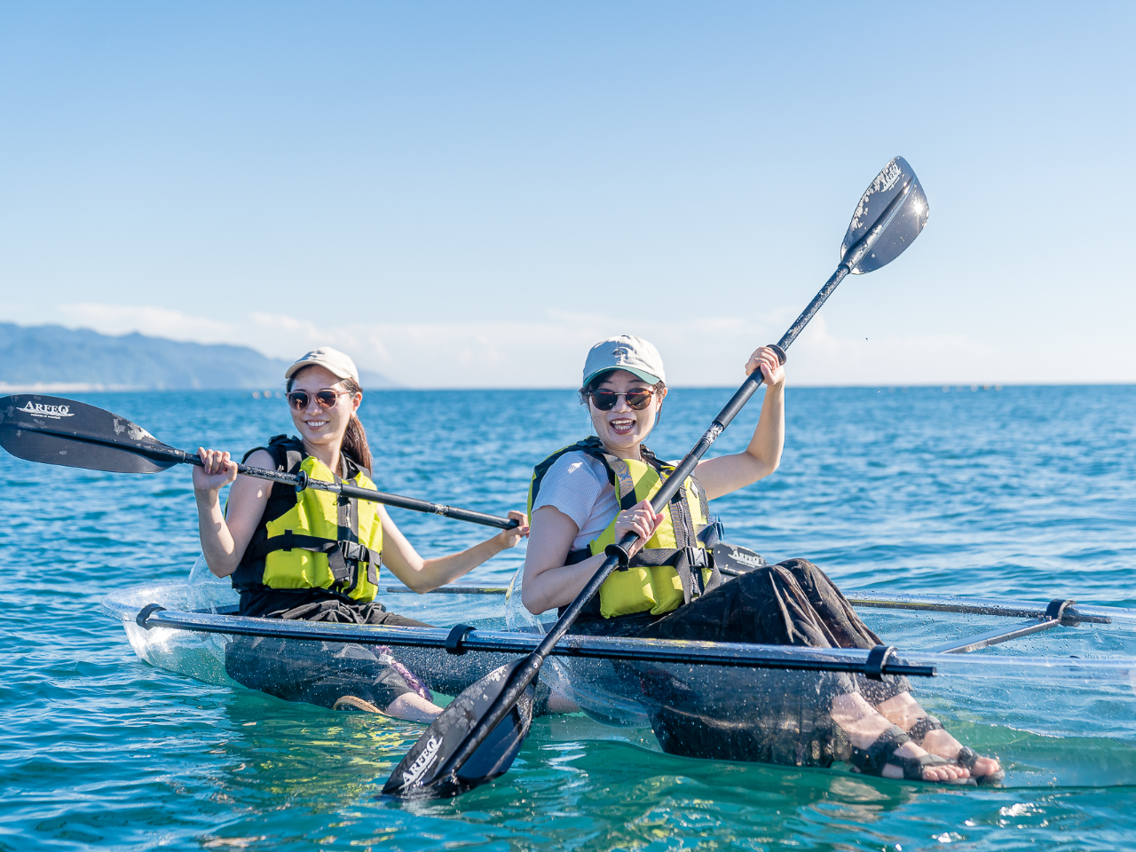 オールクリアボディのシーカヤックでゆらゆらウミ散歩!