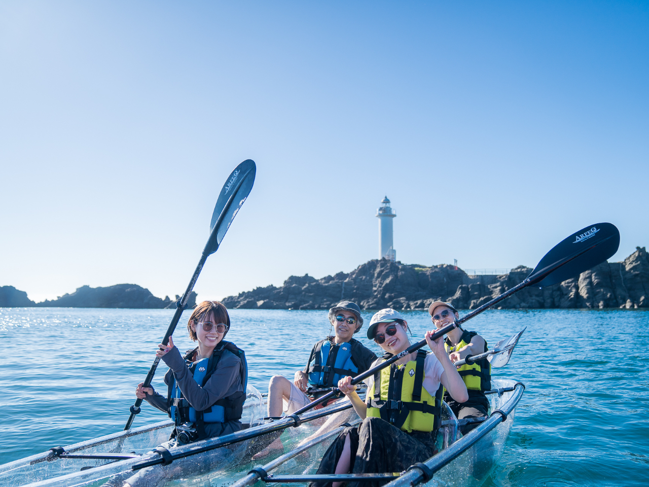 おもいっきりウミとの一体感が味わえる鼠ヶ関クリアくらげカヤックはイチオシの新アクティビティ!