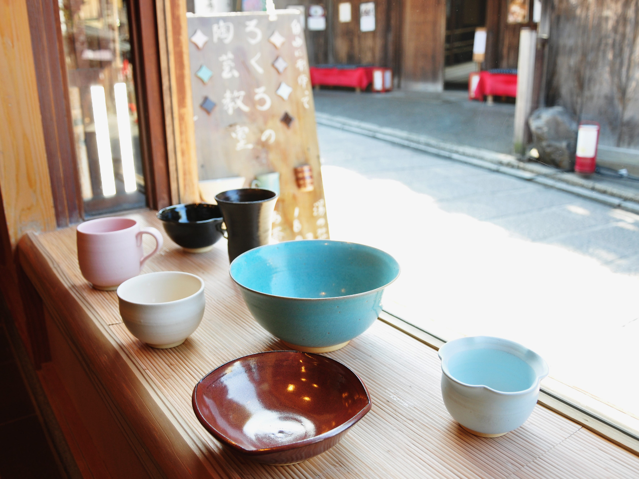 形は自由 × 色は8種類から選べます