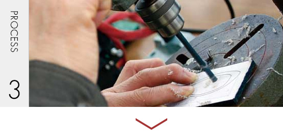 �f�U�C���𐶒n�ɓ\��A�t�����g�̓��a��؍킷��ۂɎ��̂������ʂ����߂̌��������܂��B���E�l�������Ȃ��܂�