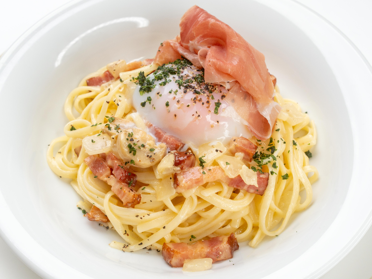 �I�[�N���b�`���ƃp���`�F�b�^�̃J���{�i�[��