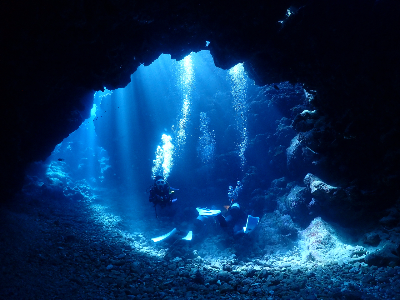 地形のポイントも豊富です。その時の海況にあったポイントへいきます!