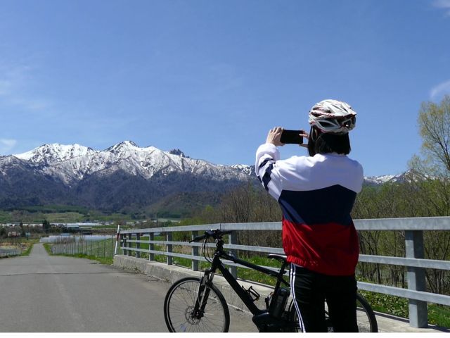 富良野ネイチャークラブ:E-BIKE(電動アシスト自転車)レンタルYPJ-EC【1日コース】-長い移動時間を楽しい思い出に変える!