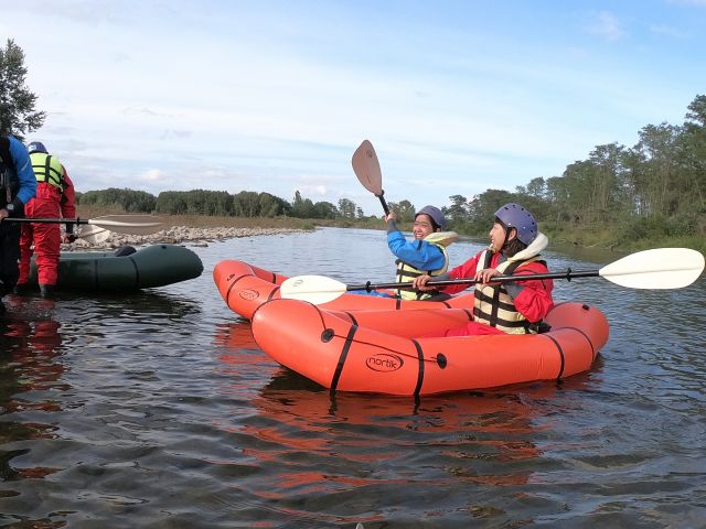 富良野ネイチャークラブ:【簡単・お手軽な新感覚のパドルスポーツ】 パックラフト(半日コース)