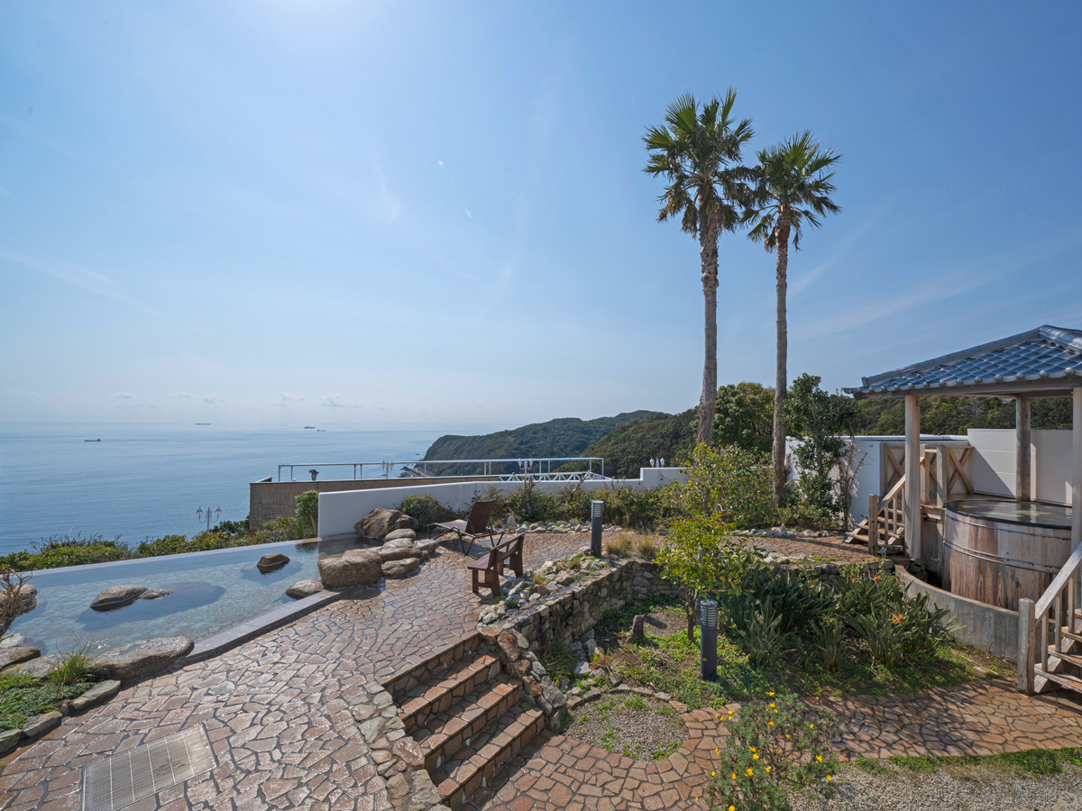 夕日を望む男性用露天風呂