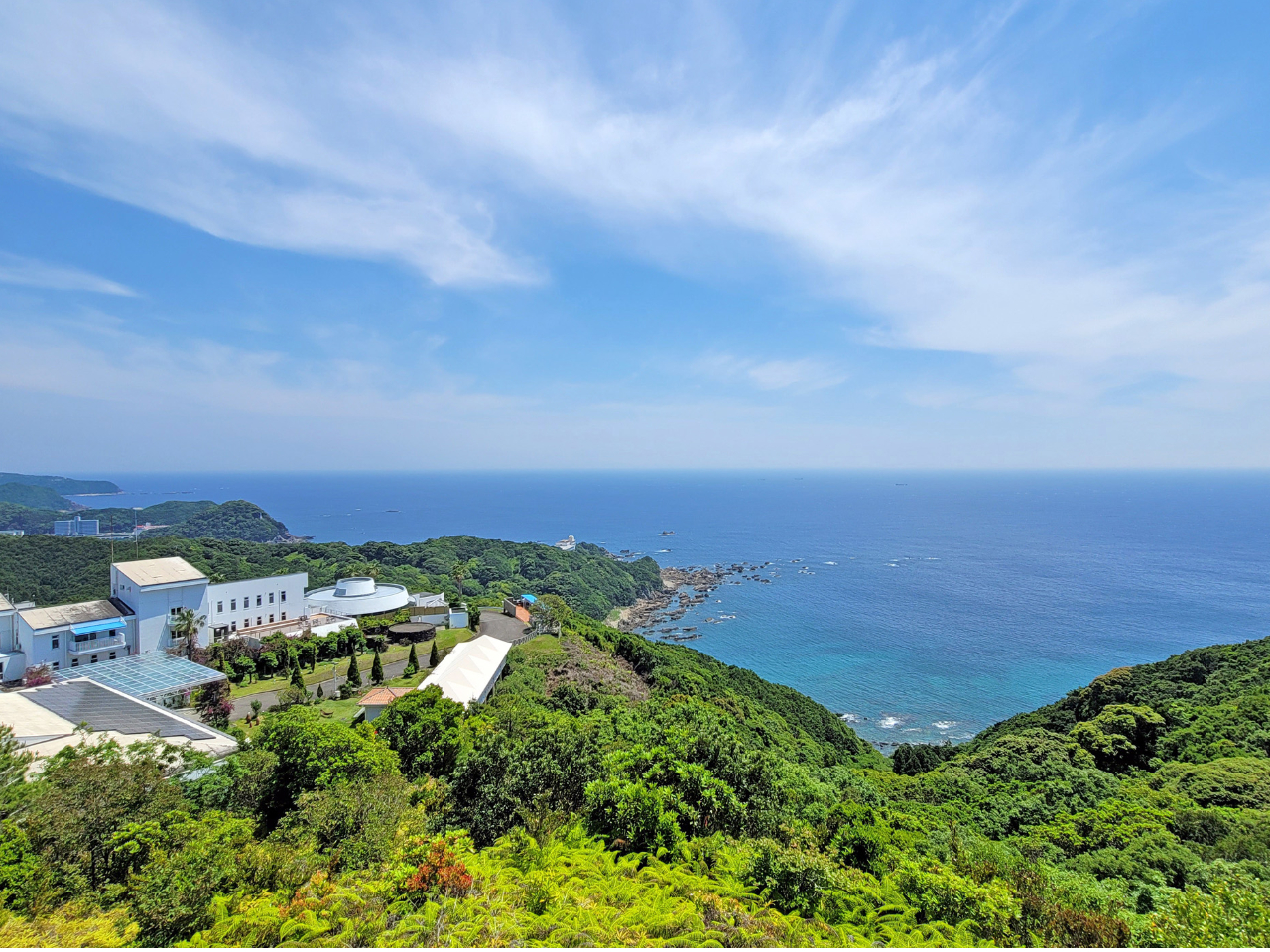 高台から太平洋を見下ろす抜群の眺望!展望台より