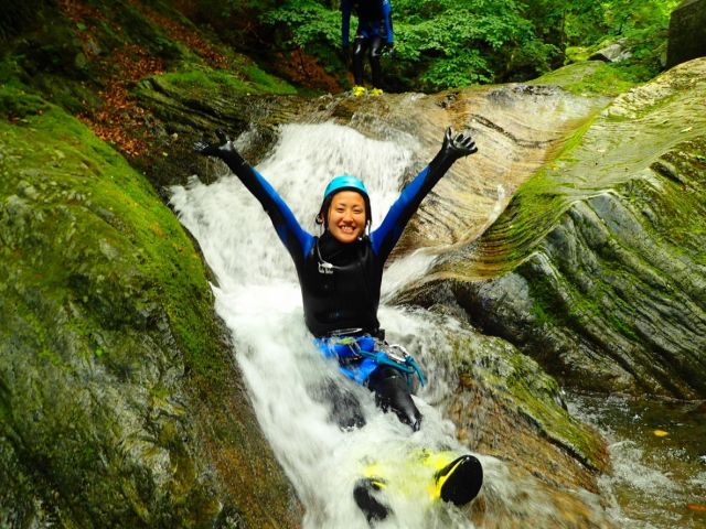 キャニオンズ奥多摩:2024年開催予定★キャニオニング もののけコース(ホーリー) 半日プラン 【写真・動画付き】