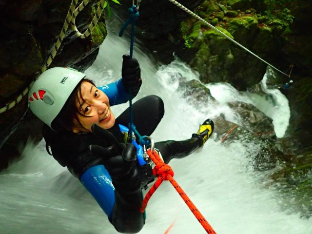 キャニオンズ奥多摩:2024年開催予定★キャニオニング ビッグもののけコース(ビッグホーリー) 半日プラン【写真・動画付き】