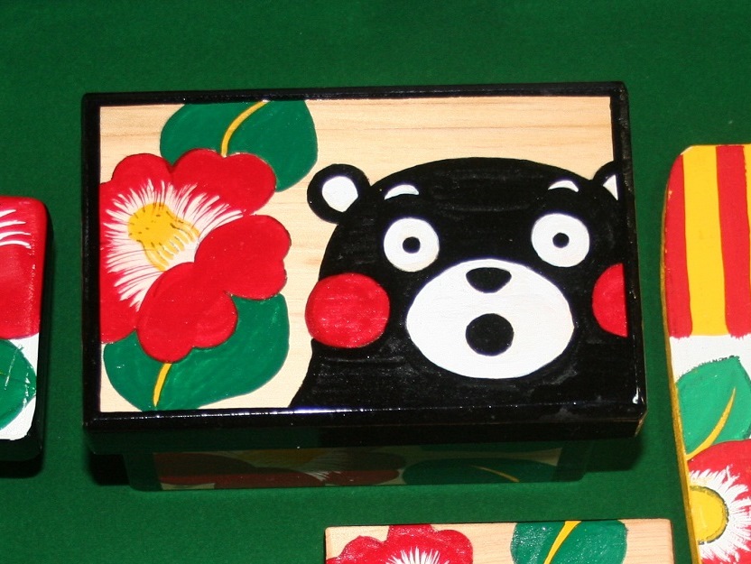 伝統工芸 花手箱の絵付け 「くまモン」とコラボ花手箱体験可能/人吉
