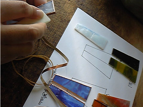 ̐FɎq炨Dȃs[XI ^ɕׂăe[v܂B