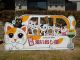 追い出し猫ファミリー顔出しパネル(猫塚バス停横)