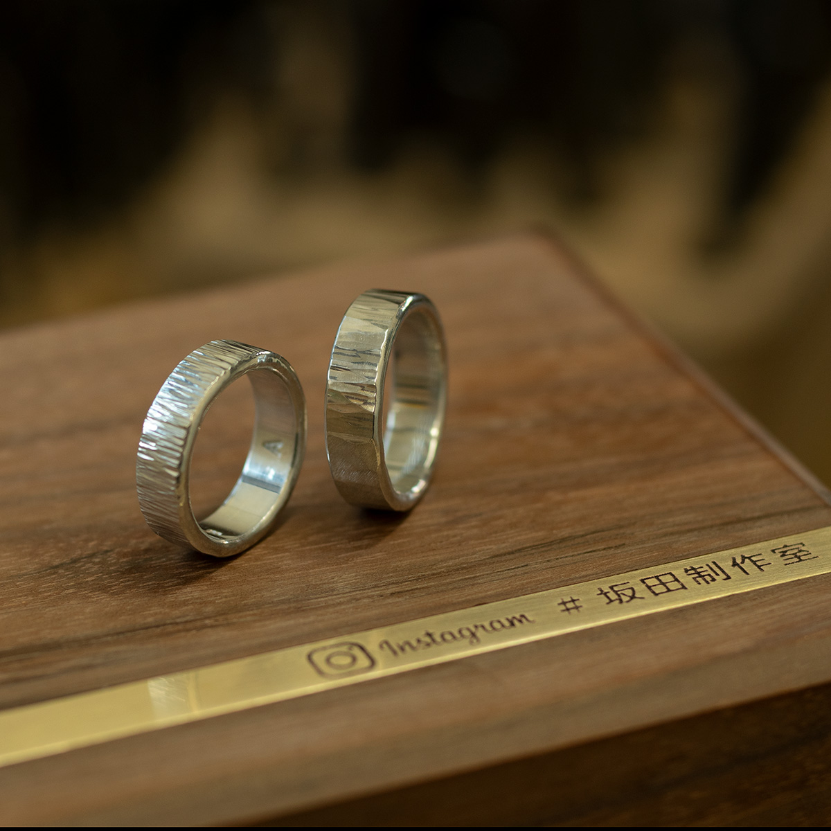 人気の槌目リング。インスタ撮影用の台も用意しております。