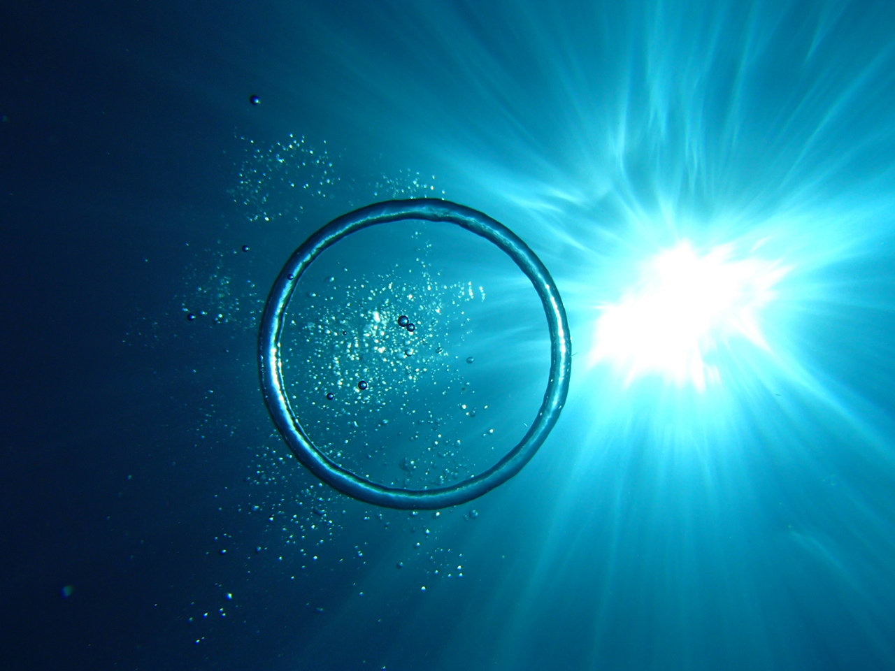 「バブルリング」!スタッフの必殺技でございます。ご覧になりたい方は、担当スタッフにリクエストしてみてくださいね!