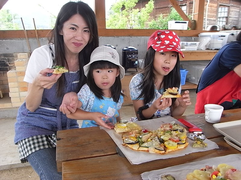 ご家族、友人同士で楽しみながらピザを作ろう!