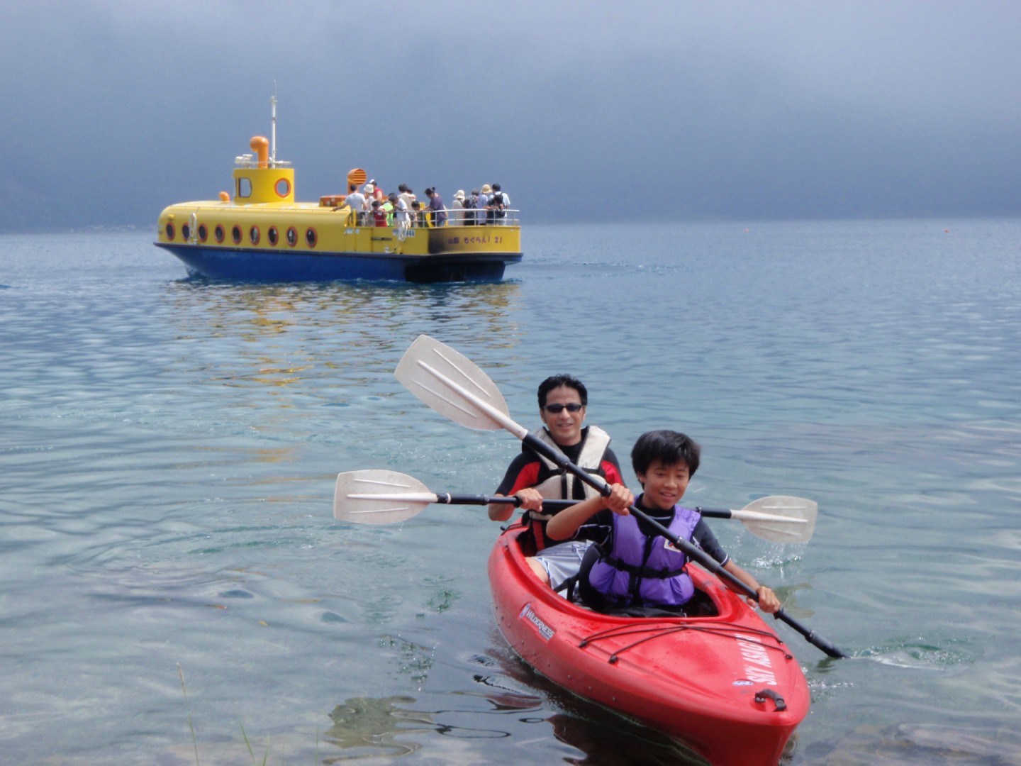 本栖湖の遊覧船「もぐらん」