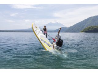 スタンドアップパドルボード体験 目の前に千円札の富士山 水がキレイ 富士五湖 山中湖 河口湖 西湖 精進湖 本栖湖 の中でも最高の透明度を誇る本栖湖 でsupデビュー Sup サップ 本栖湖アクティビティセンター じゃらん遊び体験