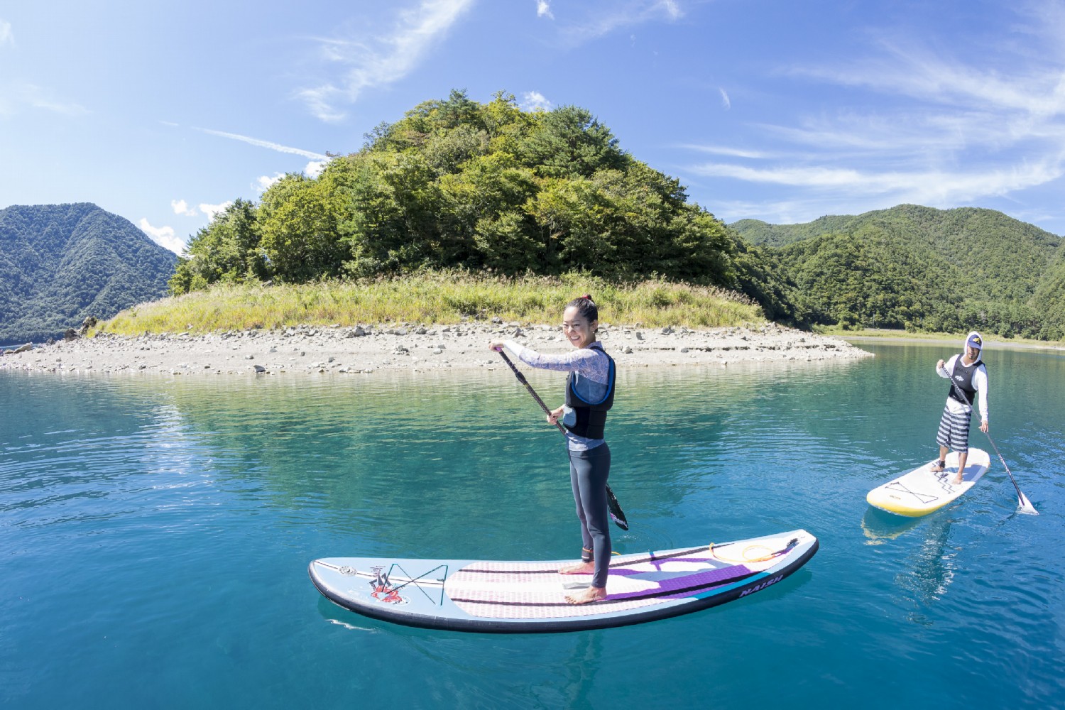 スタンドアップパドルボード体験】送迎可 <本栖湖>目の前に千円札の