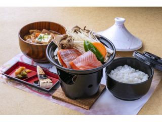 三年味噌の豚汁と信州サーモンのタジン鍋御膳