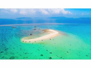 大人気スポット、「幻の島」上陸ツアー