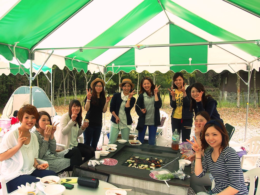 �e���g�t�Ȃ̂ŉJ�ł��o�[�x�L���[���y���߂܂��I