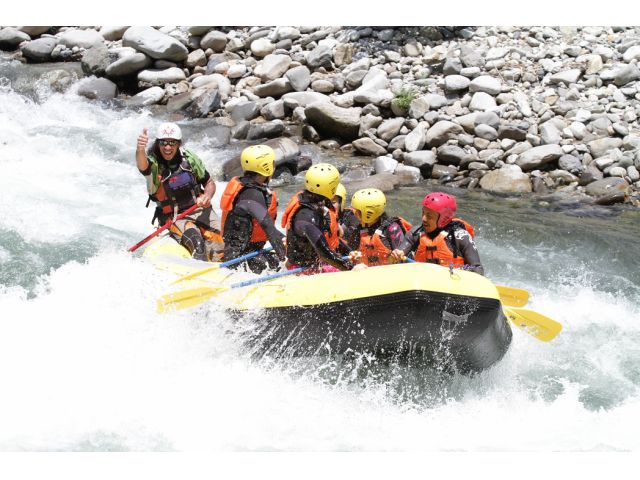 【みんなで笑顔になろう!】みなかみの少人数&上質なラフティング(午前ツアー)~カップル・ファミリー・女性におすすめ~:H2Oガイドサービス