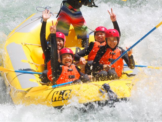 【みんなで笑顔になろう!】みなかみの少人数&上質なラフティング(午後ツアー)~カップル・ファミリー・女性におすすめ~:H2Oガイドサービス