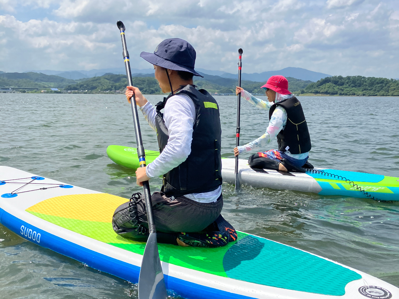 始めは座ってスタート。漕ぎ方に慣れよう