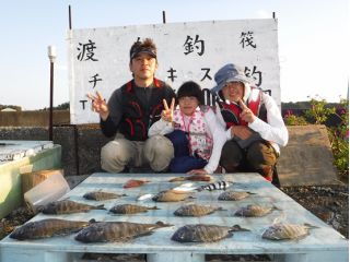 小学生以下は無料です!!ぜひお子様と大自然の中での釣りをお楽しみください♪