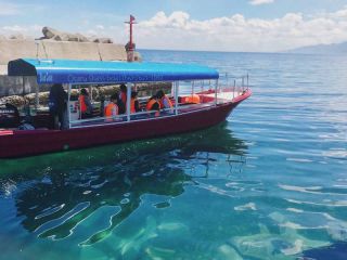 グラスボートで美しい小樽の海を満喫♪