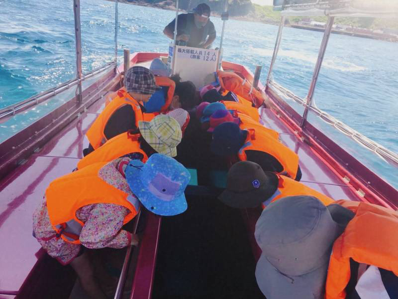 青の洞窟ツアーで唯一のグラスボート♪小樽の綺麗な海を海底まで楽しめます!