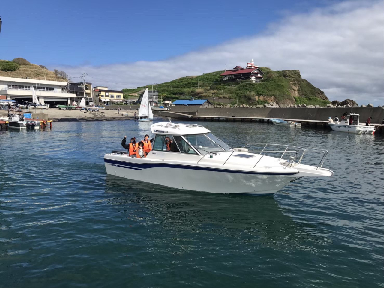 午後便 祝津マリーナ発 プレジャーボートで行く【青の洞窟】体験ツアー♪