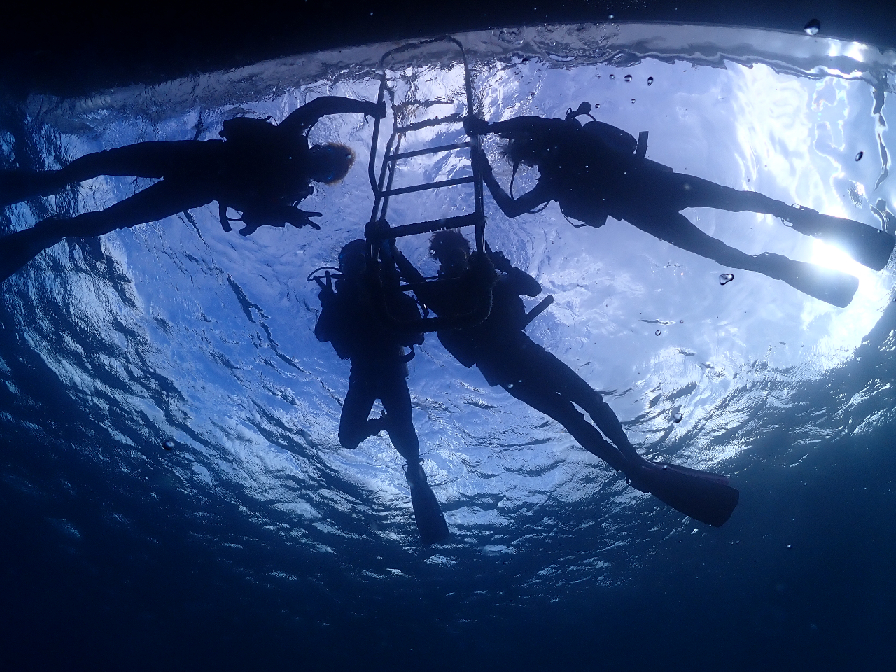 青の洞窟らくちんボート体験ダイビング【8歳から60歳以上参加可能少