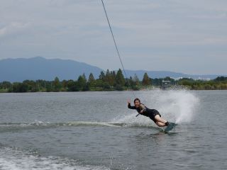 おひとりでの参加も大歓迎!
スタッフと一緒に楽しみましょう!