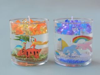 数百種あるミニチュアパーツ(別売り)から、お好きなものを選び、自分だけの特別な世界のキャンドルを作れます♪