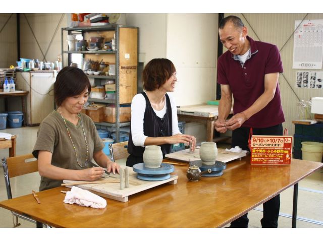 初めての方は先ずは身近にあるお気に入りの器を造りましょう。思うように出来ないのが結構楽しい!!。