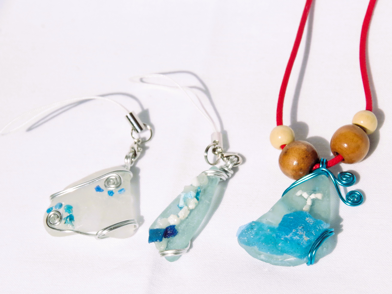 SDGsを考えたプログラム!ゴミだったビーチグラスや海洋プラスチックを使ってこんなステキな作品に。