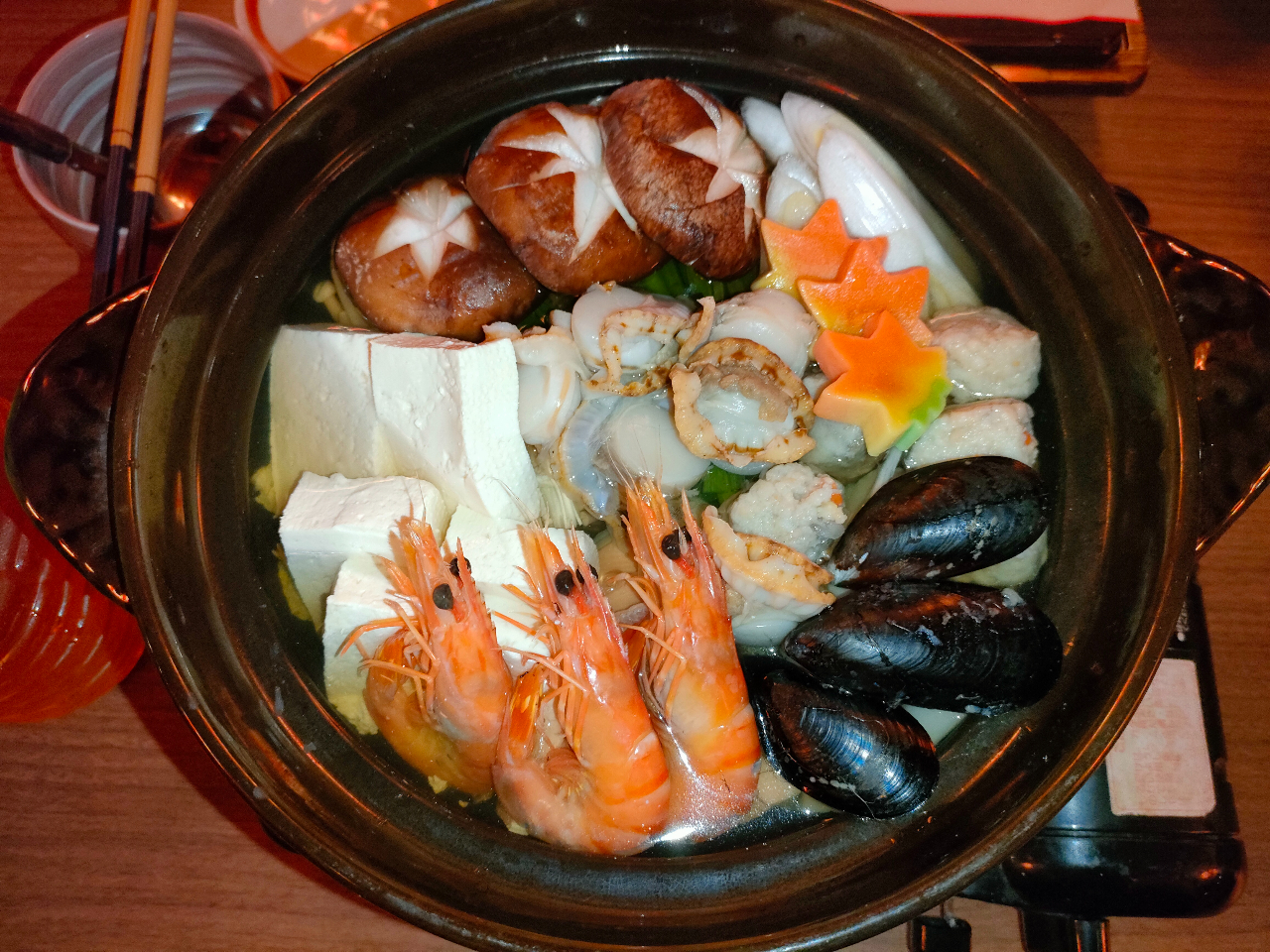 CNiG߂œeς܂jʐ^͎OlOłB