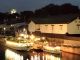 夜の桟橋、係留風景