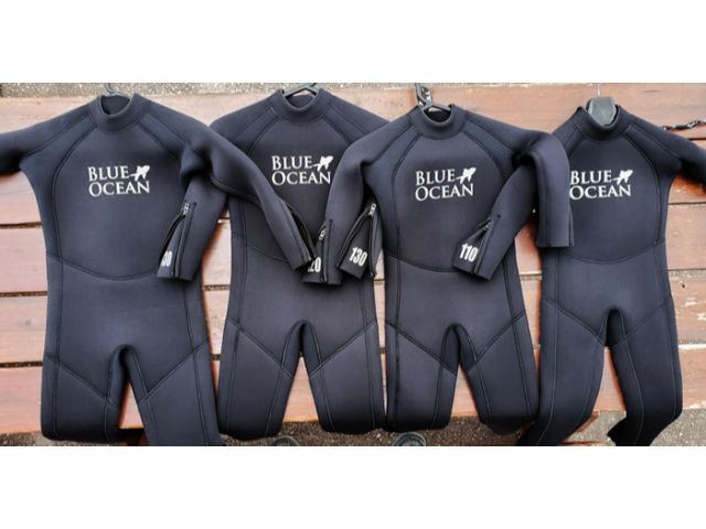 子供用110cmから160cmウェットスーツ各サイズあります