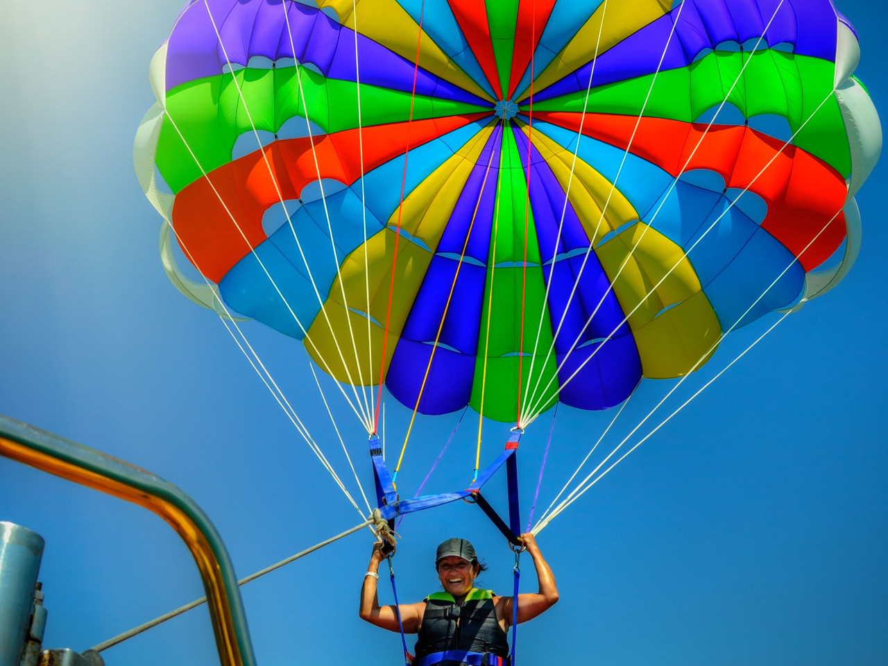 沖縄 西海岸】恩納村パラセーリング＆ボートで行く青の洞窟体験
