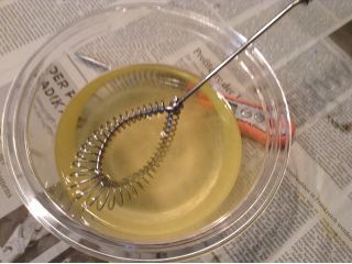 余計な添加物を入れず、植物油と苛性ソーダだけで石けんを作ります
