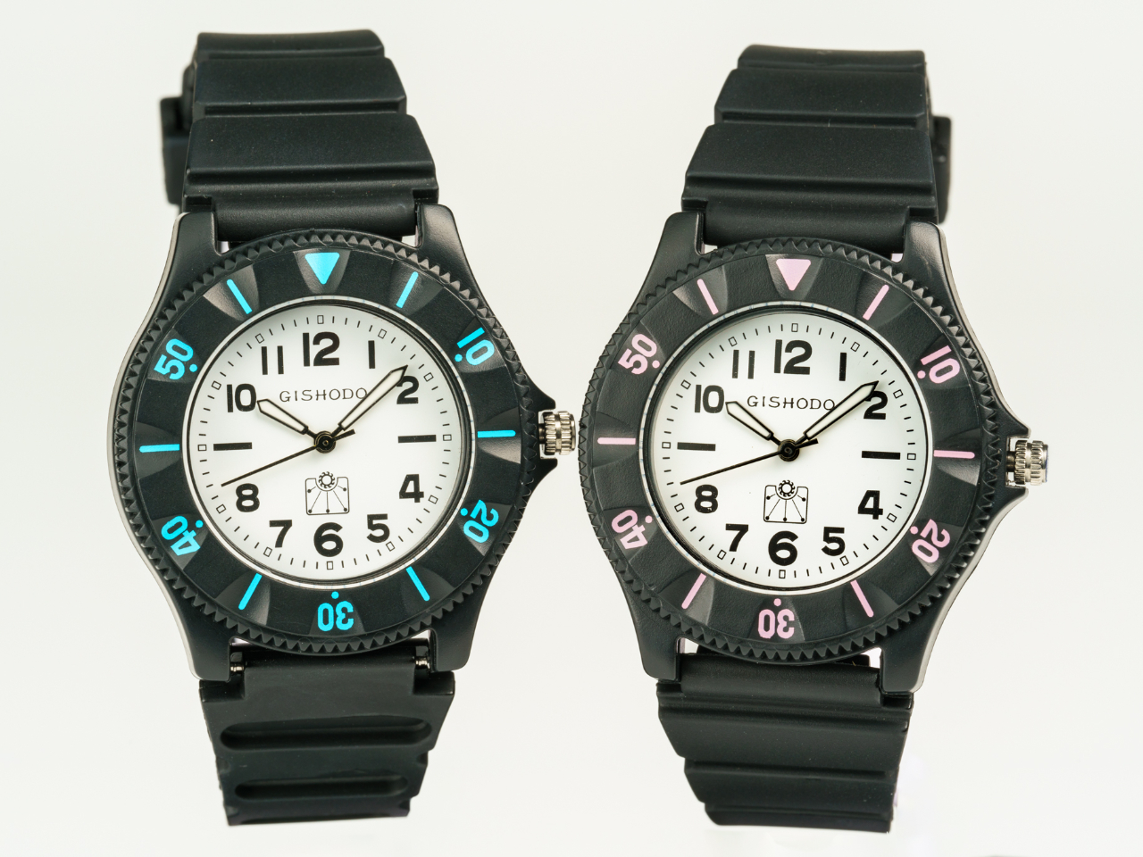 お好きなケースを選びます。※2色から選択