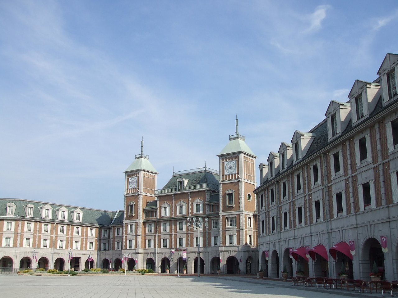 ze̗͂lȊOρ@܂ŊCOsɗ悤ȕ͋CɁ