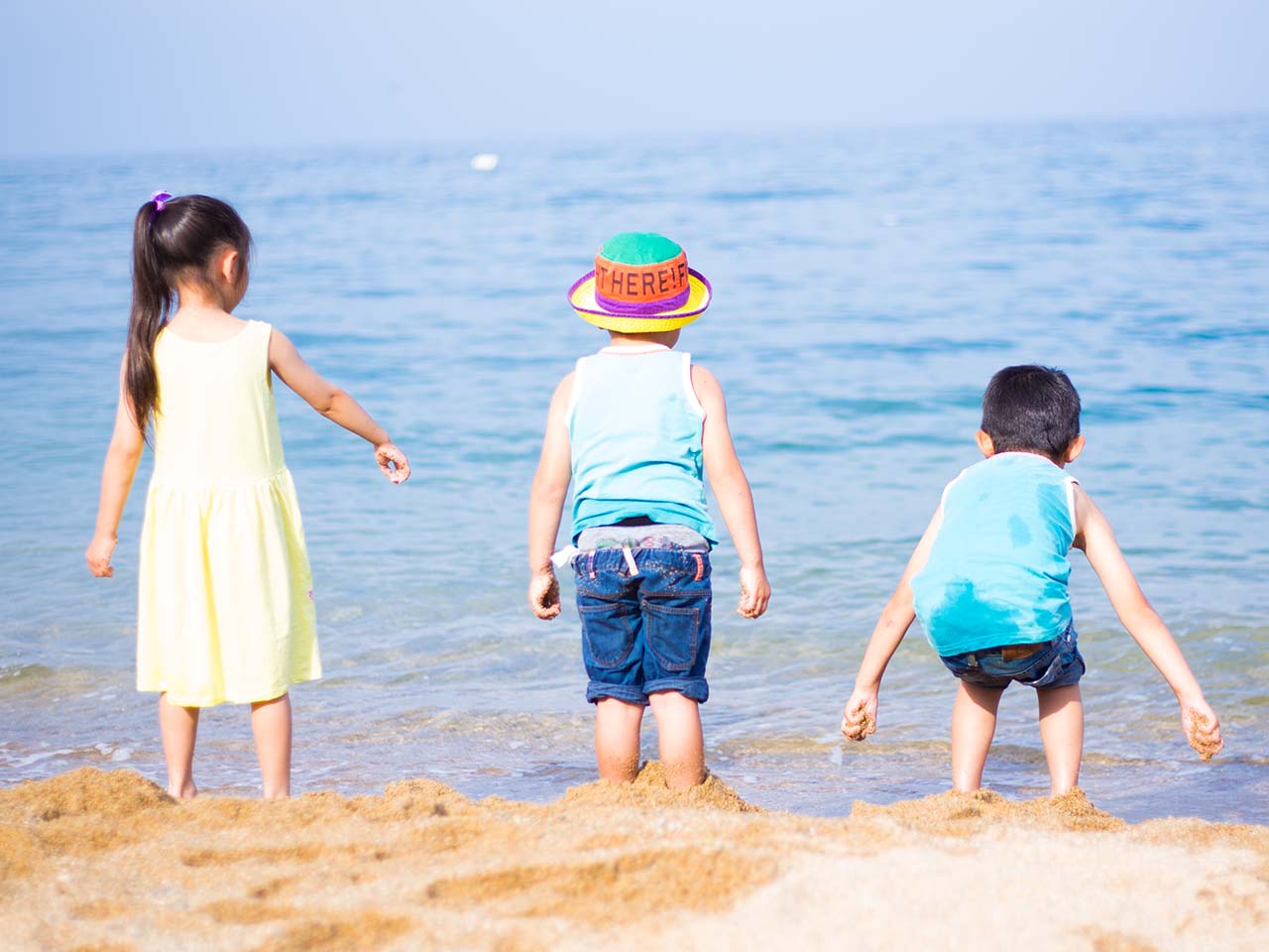 �ڂ̑O�̃r�[�`�ł��̂܂ܗV�ׂ��Ⴄ��