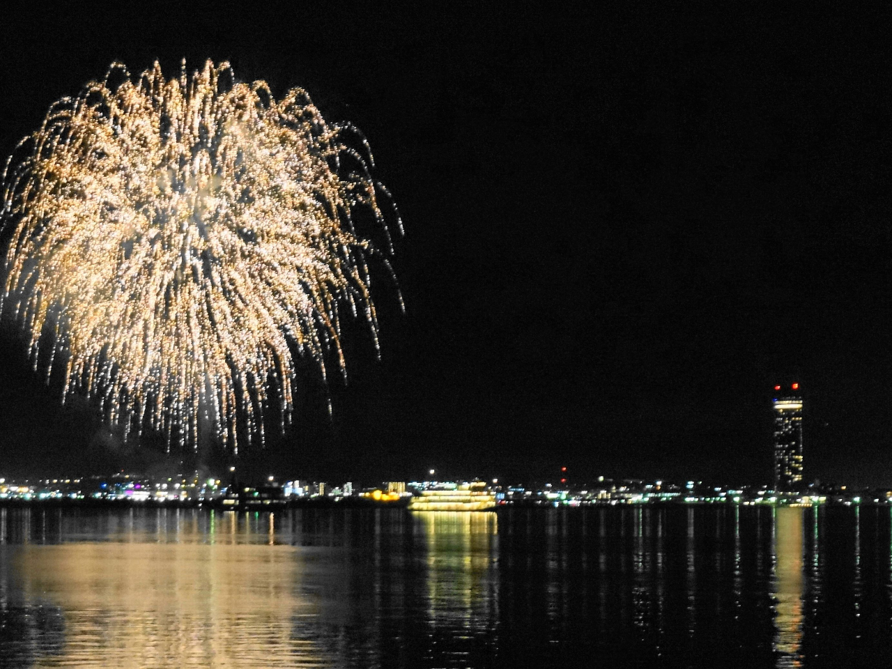 Ȟ́A~VKErAJ2ǓɊϏ܂ł܂B