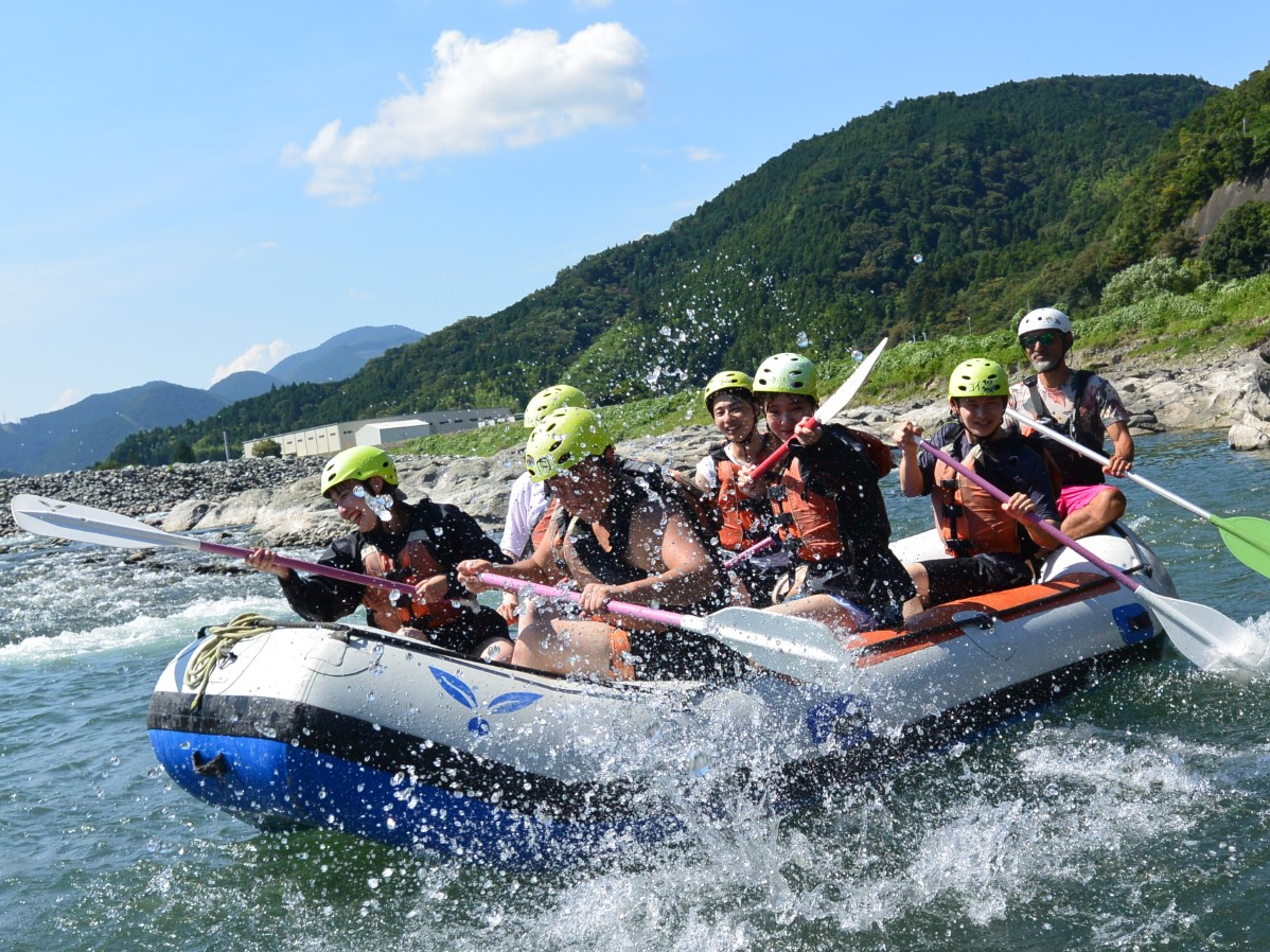 ���Ƒ��A����A�w�����A�����ăV�j�A���݂�Ȃ��ꂼ�ꖲ���ɂȂ��I