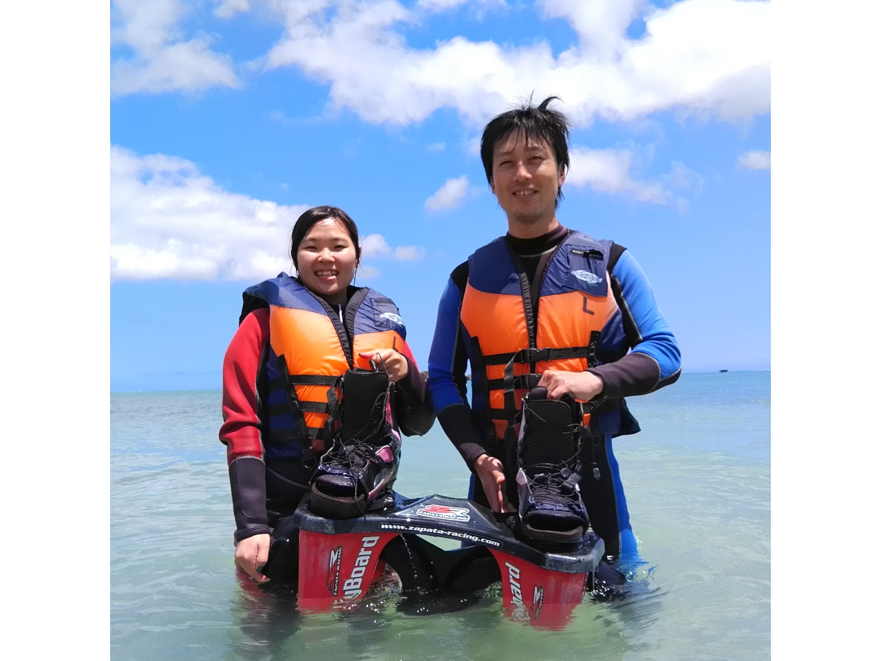 水圧で空を飛ぶ フライボード Fly Board 浜比嘉島内ムルク浜ビーチ アクアラインマリンクラブ じゃらん遊び体験 水圧で空を飛ぶ フライボード Fly Board 浜比嘉島内ムルク浜ビーチ アクアラインマリンクラブ じゃらん遊び体験