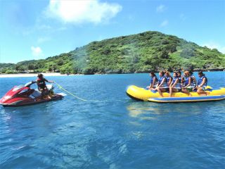 マリンジェットで引っ張って浜比嘉島をぐるっと1周してきます!