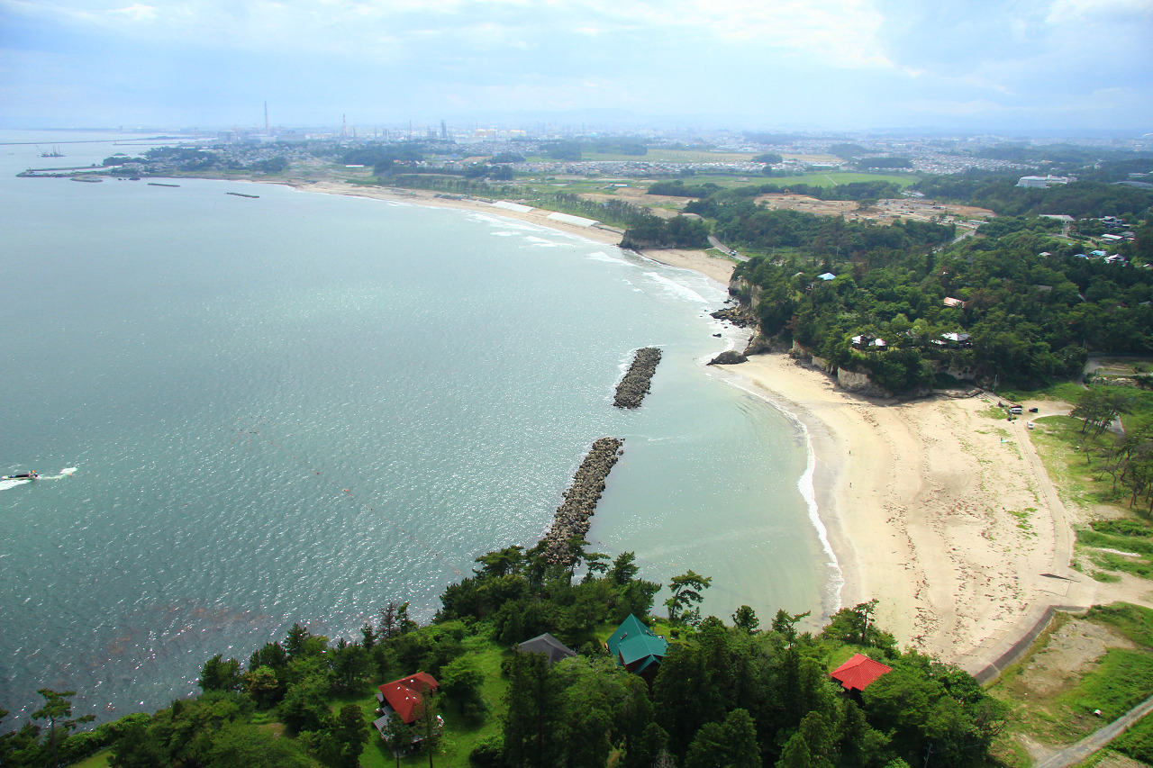 天気が良ければ仙台市内はもちろん、蔵王や福島県へ続く長い海岸線、牡鹿半島まで見渡せます。